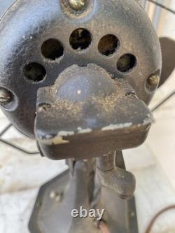 Vintage or Antique 10 Electric Fan GE General Electric Trade Wind Oscillating