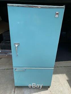 Vtg 1960s 1970s GE general electric refrigerator Fridge Swag Modern Teal Tcf15sa