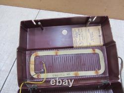 Vtg Burgundy Maroon Bakelite Ge Model 610 Vacuum Tube Type Am Radio Portable
