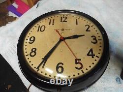 Vtg GENERAL ELECTRIC GE Red Eye School Classroom Industrial Wall Clock 1H1612