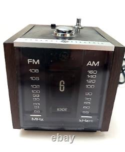 Vtg General Electric Cube AM/FM Radio MODEL T2360A Flip Calendar Tested 70s RARE