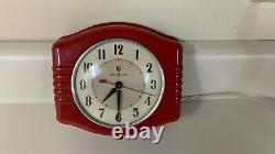 Working Vintage 1960s General Electric Red Kitchen Clock 2H14