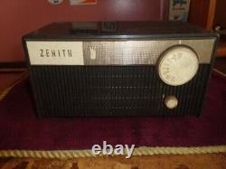 5 Radios Vintage, (General Electric, Zenith) Seul un Fonctionne