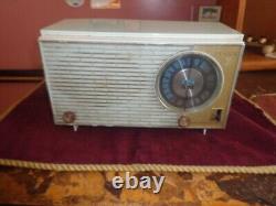 5 Radios Vintage, (General Electric, Zenith) Seul un Fonctionne