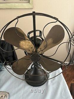 Ancien ventilateur de bureau oscillant General Electric GE Type AOU 4 à pales en laiton 16