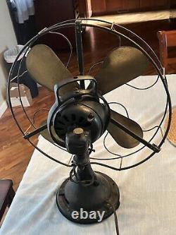 Ancien ventilateur de bureau oscillant General Electric GE Type AOU 4 à pales en laiton 16