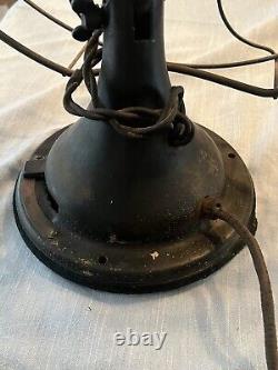 Ancien ventilateur de bureau oscillant General Electric GE Type AOU 4 à pales en laiton 16