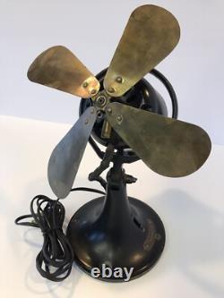 Ancien vieux ventilateur de bureau oscillant General Electric GE Whiz à 4 pales en laiton