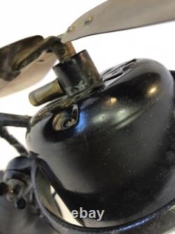 Ancien vieux ventilateur de bureau oscillant General Electric GE Whiz à 4 pales en laiton