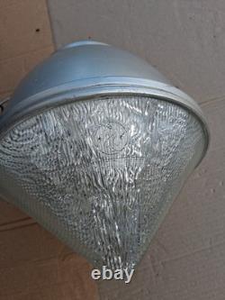 Ancienne lampe de rue General Electric Form 79CR avec globe réfracteur conique n° 2