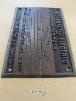 Ancienne plaque en fonte ou en métal d’un moteur à induction GE General Electric / enseignes vintage