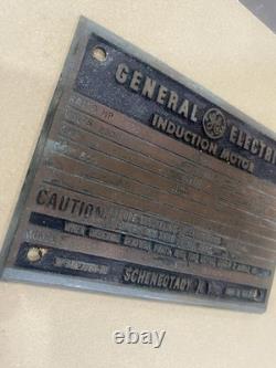 Ancienne plaque en fonte ou en métal d’un moteur à induction GE General Electric / enseignes vintage
