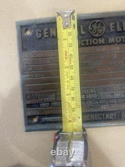 Ancienne plaque en fonte ou en métal d’un moteur à induction GE General Electric / enseignes vintage