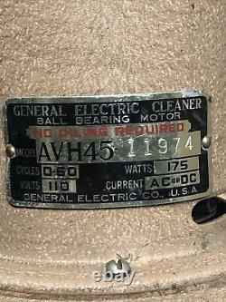 Beau aspirateur à main vintage GE General Electric AVH45 110V AC/DC