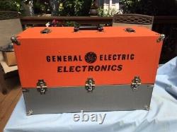 Boîte de rangement vintage GE General Electric Electronics avec tubes assortis