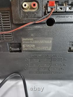 Boombox stéréo vintage General Electric portable avec lecteur cassette et CD. Fonctionne.