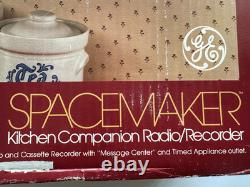 Centre de message vintage GE Spacemaker 7-4270 enregistreur de cassette radio AM/FM neuf dans sa boîte