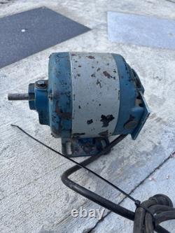 D’après les informations fournies, cet article semble être un General Electric vintage.