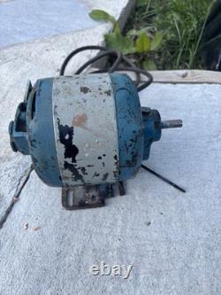 D’après les informations fournies, cet article semble être un General Electric vintage.