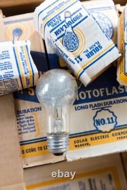 Étui vintage de 116 ampoules à flash Edison No. 11 de General Electric