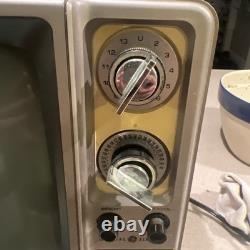 GE General Electric 12XR5104S Téléviseur portable 12 pouces vintage 1984