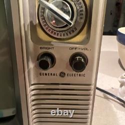 GE General Electric 12XR5104S Téléviseur portable 12 pouces vintage 1984
