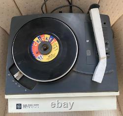 GE (General Electric) Vintage - RADIO - PHONO - VISIONNEUSE