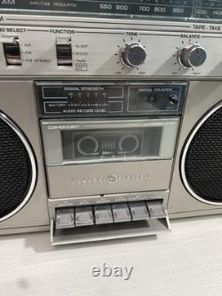 Général Electric Boombox Vintage Modèle No. 3-5257A