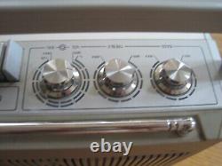 Général Electric GE Lecteur de cassettes vintage et radio avec cordon d'alimentation modèle 3-5285A