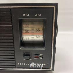 Général Electric Solid State AM-FM T2210A GE Vintage FONCTIONNANT