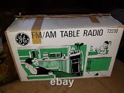 General Electric Solid State Am-fm T2210a Ge Vintage En Boîte Orginale