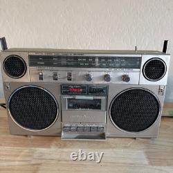 General Electric Vintage Boombox cassette Modèle No. 3-5257A (Testé)