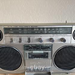 General Electric Vintage Boombox cassette Modèle No. 3-5257A (Testé)