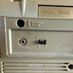 General Electric Vintage Boombox cassette Modèle No. 3-5257A (Testé)