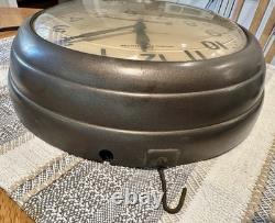 Horloge Électrique Murale Ronde Vintage General Electric Boîtier Métallique Bronze Modèle 1F408