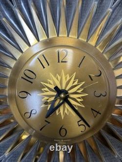 Horloge Vintage Années 60 Mid Century 2H63 General Electric GE 16 x 16 MCM. LIRE