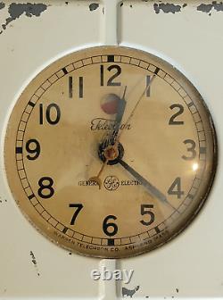 Horloge de réfrigérateur VTG GE Telechron Ashland Massachusetts avec cordon en métal coulé USA