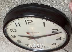 Horloge murale Vintage General Electric 17.5 2915 RED EYE Fabriquée aux États-Unis Testée Fonctionnelle