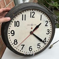 Horloge murale d'école General Electric 17,5 Vintage EN FONCTIONNEMENT Sans verre En l'état