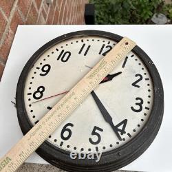 Horloge murale d'école General Electric 17,5 Vintage EN FONCTIONNEMENT Sans verre En l'état