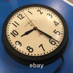 Horloge murale d'école General Electric de 14,5 pouces vintage en verre, fonctionnelle