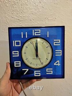 Horloge murale en lucite bleu cobalt vintage General Electric carrée rétro FONCTIONNANT