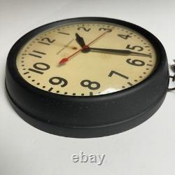 Horloge murale industrielle vintage GE General Electric en bakélite et verre 1HA1612 fonctionne