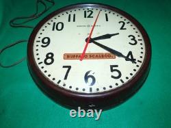 Horloge murale industrielle vintage General Electric Buffalo Scale en bakélite marron