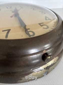 Horloge murale scolaire vintage GE Red Eye General Electric 10 des années 1950 en excellent état de fonctionnement