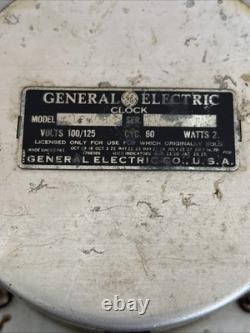 Horloge murale scolaire vintage GE Red Eye General Electric 10 des années 1950 en excellent état de fonctionnement