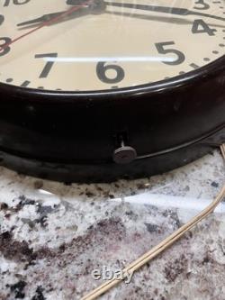 Horloge murale scolaire vintage GE Red Eye General Electric 1HA1612 14-1/2