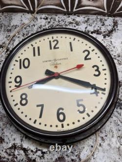 Horloge murale scolaire vintage GE Red Eye General Electric 1HA1612 14-1/2