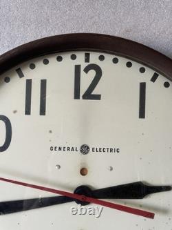 Horloge murale vintage GE Red Eye grande General Electric 1H1615 17-1/2 fonctionne