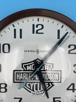 Horloge murale vintage General Electric 14 brune modèle 2012 en état de marche - verre en face